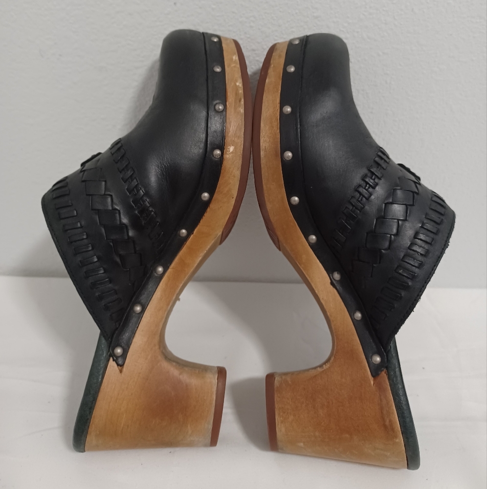 Ugg Australia Vivica 1952 black leather studded mule clog shoes women's sz 8 - Picture 2 of 8